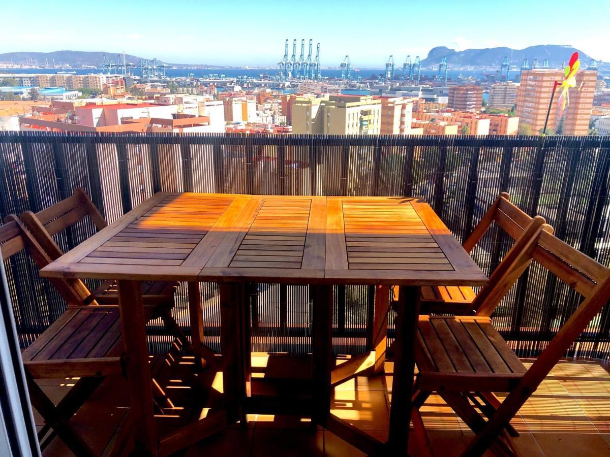 Piso semicentrico con vistas a la bahía de Algeciras Exterior foto